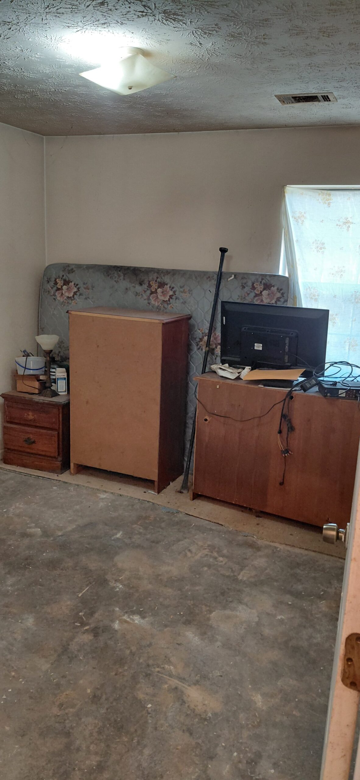 f1ec7cf9-ae52-4149-a525-69e186ef9621